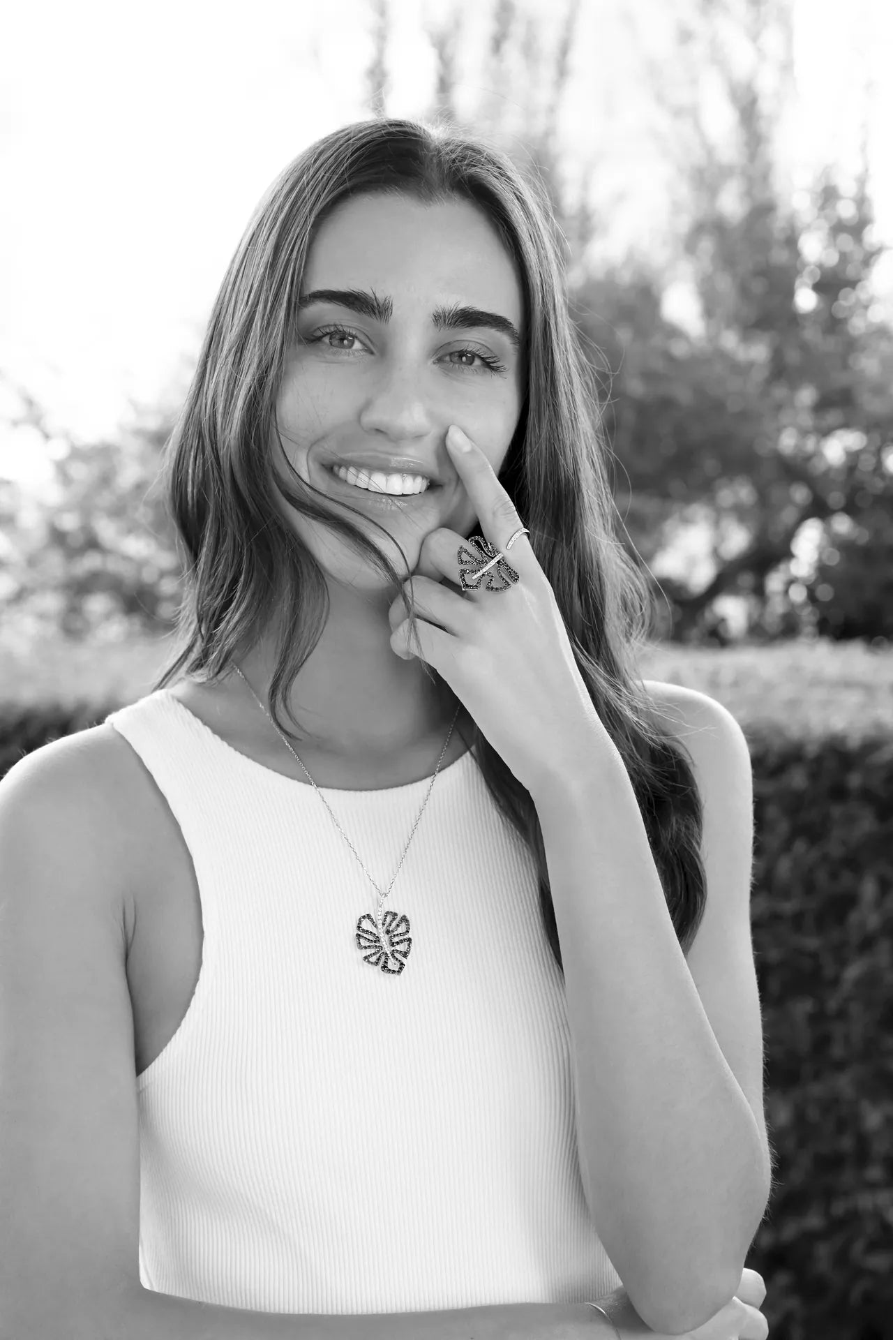 Collana deliciosa, oro bianco, diamanti e zaffiri blu (mini size) | ELENÈRE – vista 2