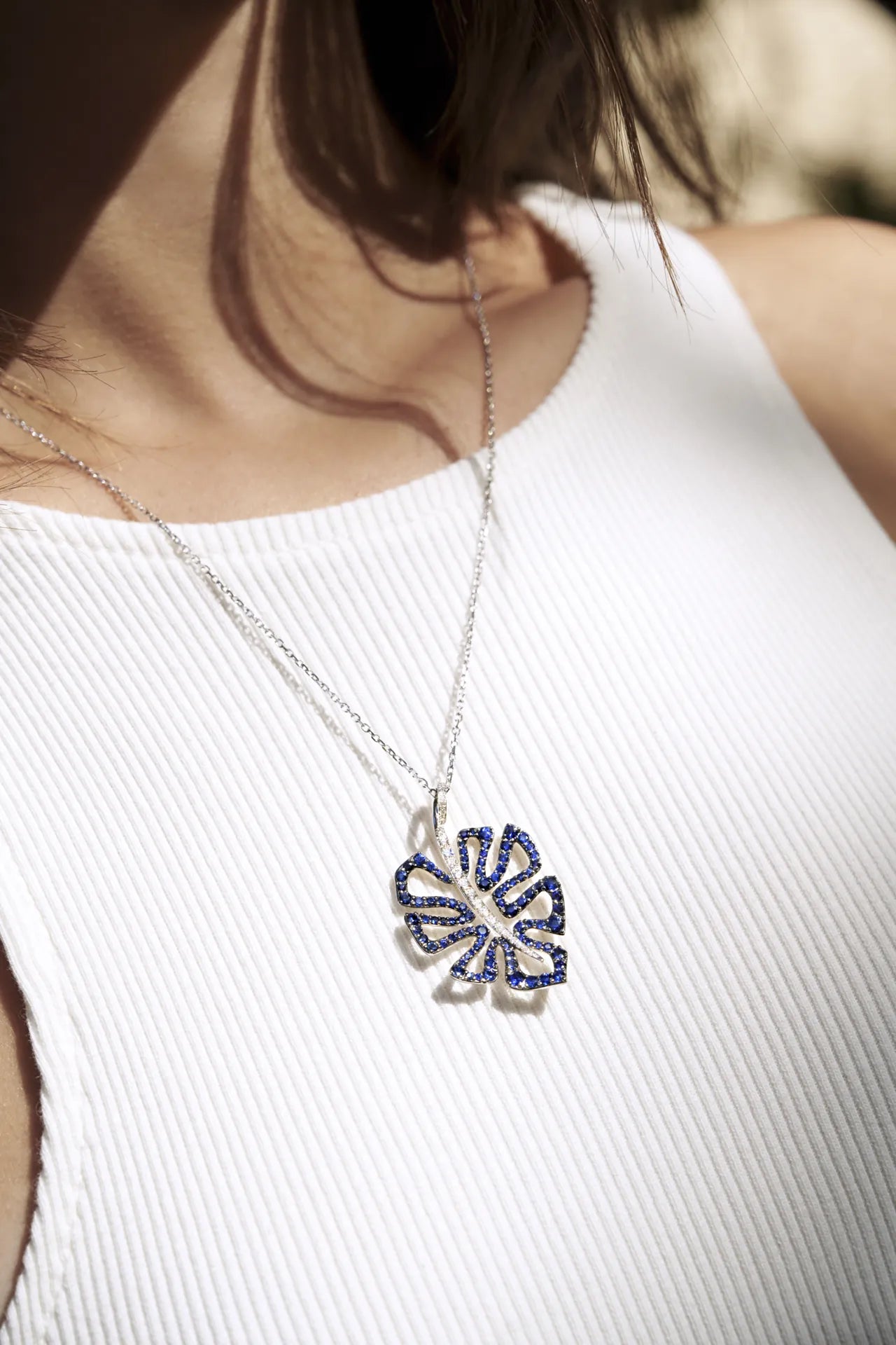 Collana deliciosa, oro bianco, diamanti e zaffiri blu (mini size) | ELENÈRE – vista 6